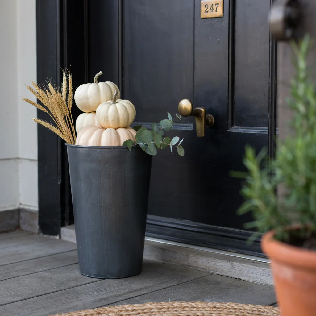 Stacked pumpkin topiary